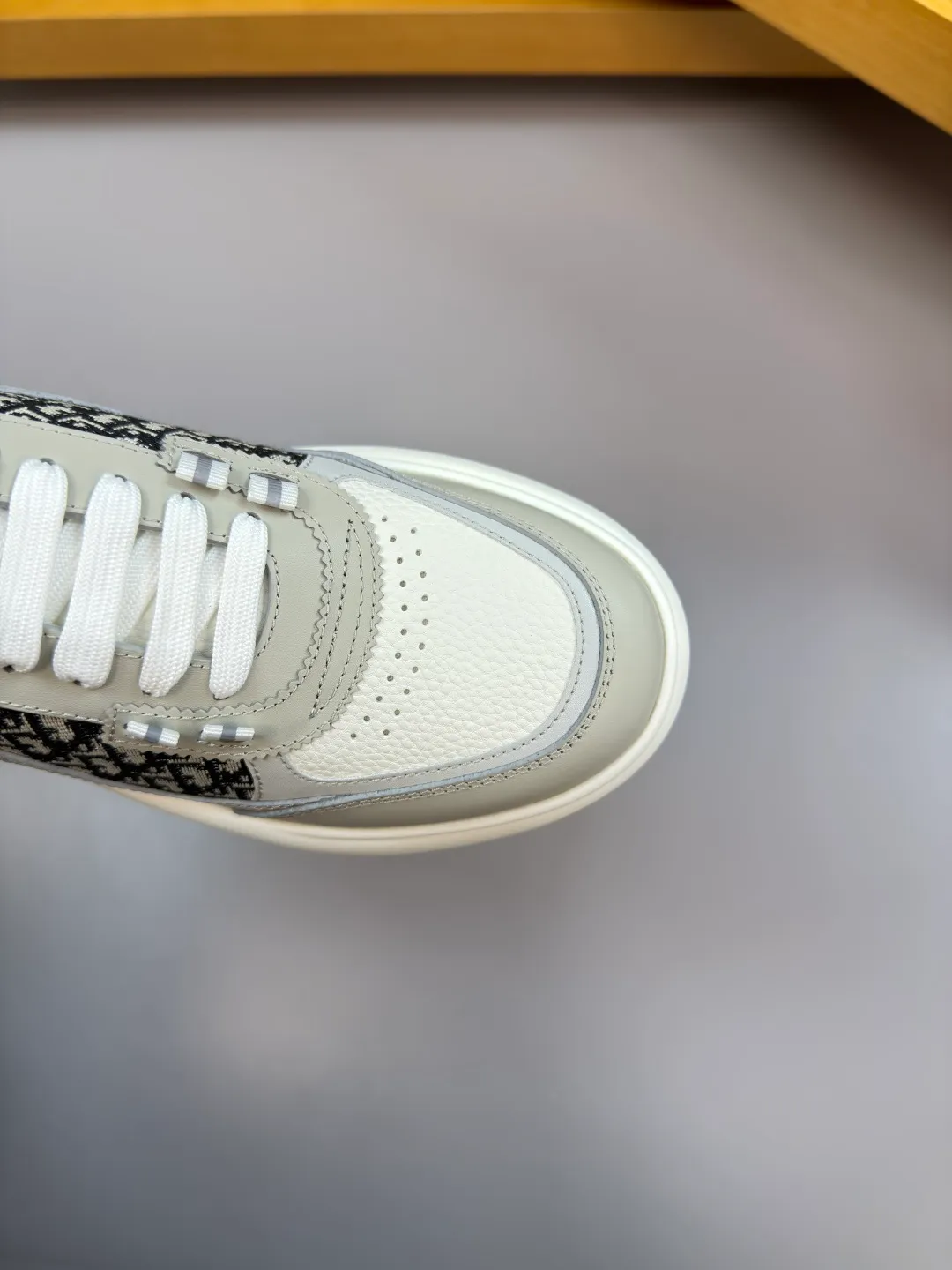 [Dior] Dior P780 men's shoes💰 - High-end quality original order·Casual sports shoes - Upper: 🔝Nappa calfskin, perforated calfskin, brand totem canvas cloth, tongue. Heel. Silk-printed high-frequency brand logo - Inner: water-dyed cowhide, foot pad; brand canvas - Outsole: ultra-light TPU. Rubber foam; two-color molded outsole -Ultra-high quality control·Fine workmanship: outstanding (high-end·nobility·grade) -Size: 39-44 (38, 45, can be customized)·DR0181